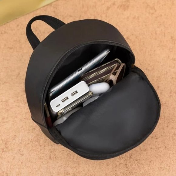 New mini quilted backpack with Rose hardware - Picture 3 of 3